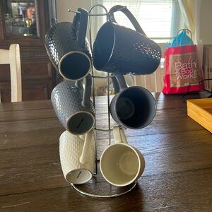 6 mugs and holder